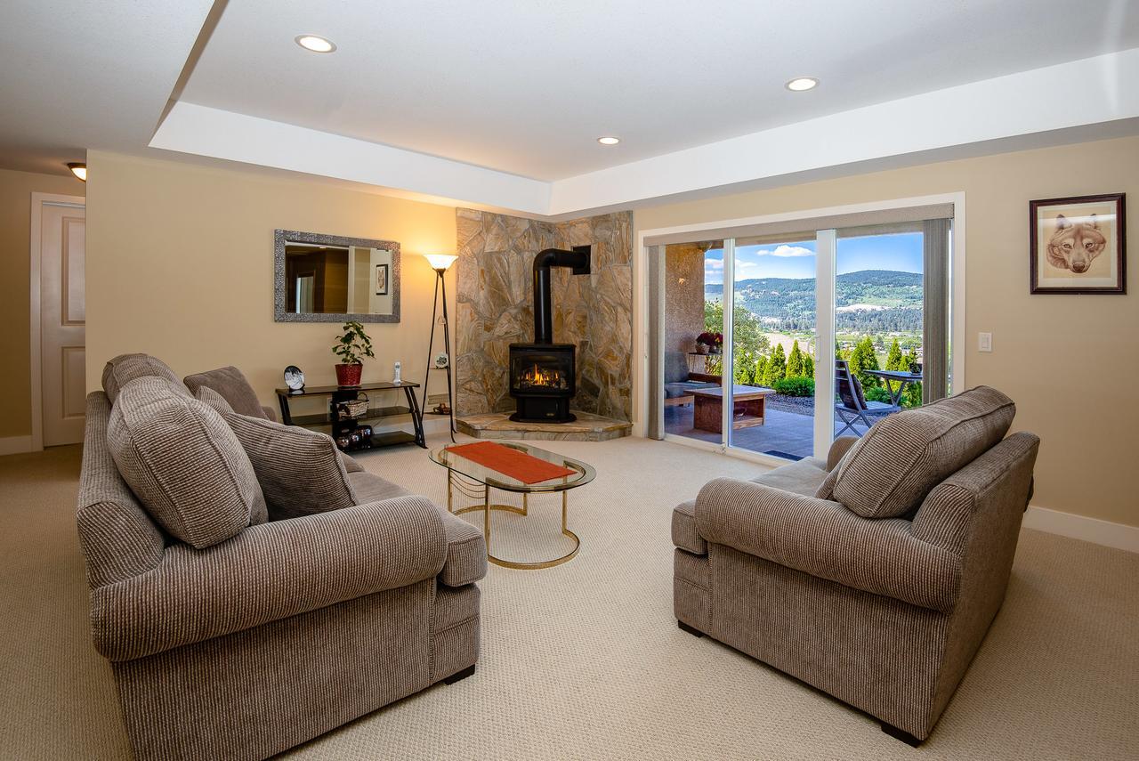 Adela'S Bed And Breakfast West Kelowna Bagian luar foto