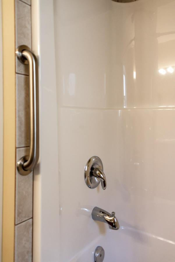 Adela'S Bed And Breakfast West Kelowna Bagian luar foto