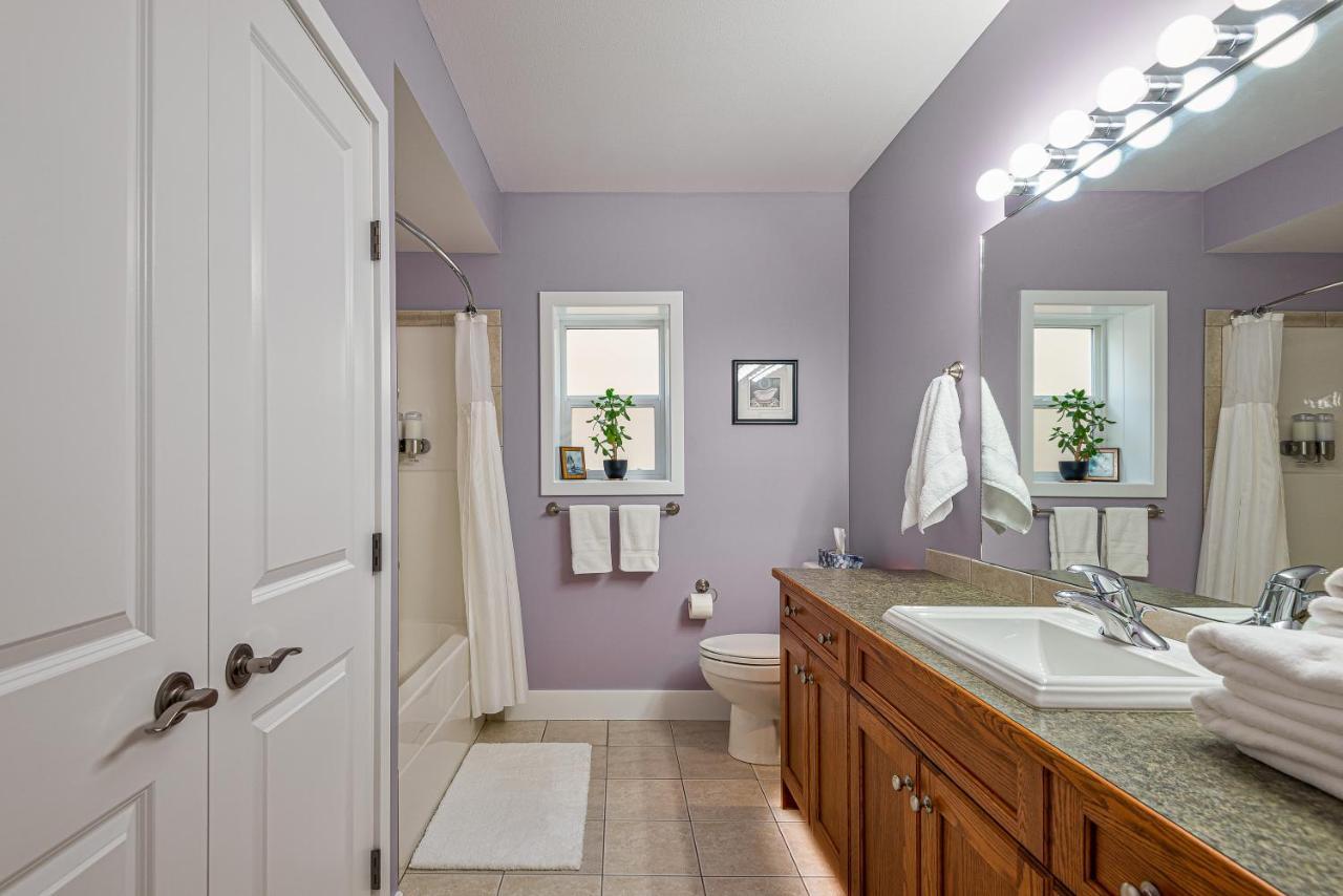 Adela'S Bed And Breakfast West Kelowna Bagian luar foto